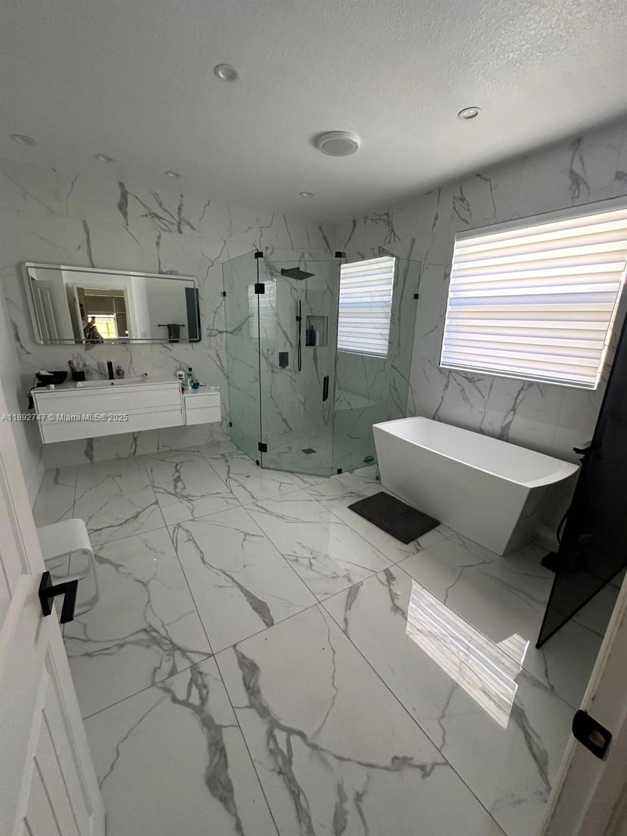 ESTATE MANSIONS 1ST ADDN - Residential Lease