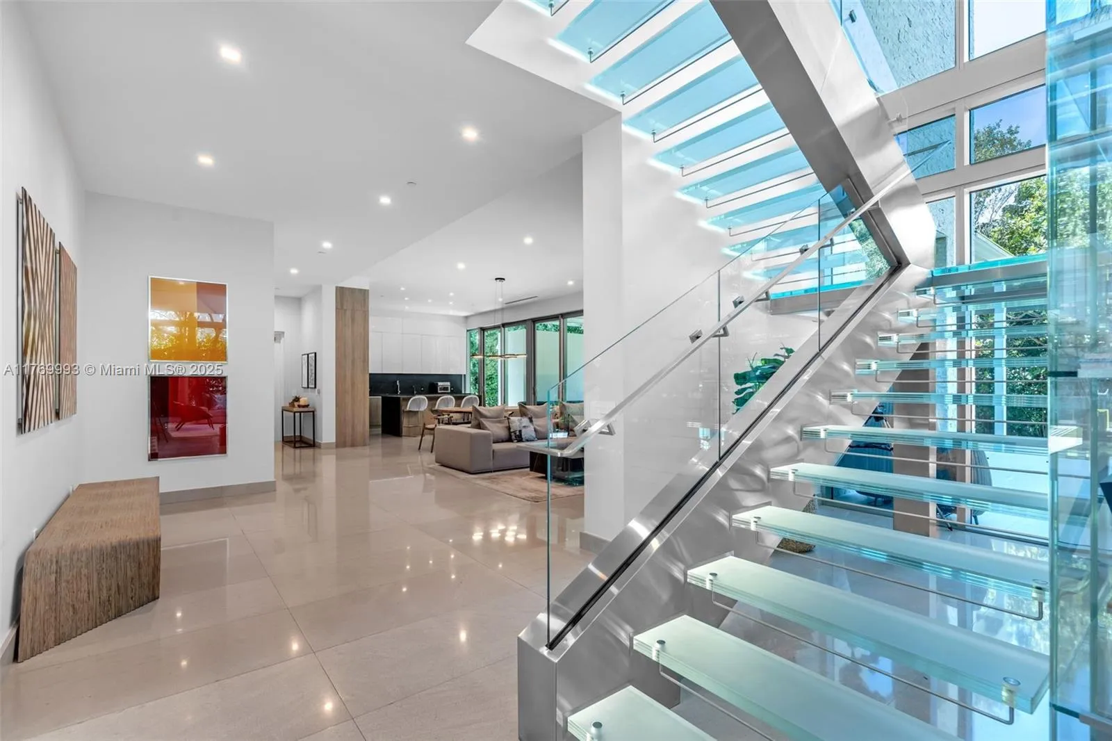 Key Biscayne, Florida 33149, United States, 5 Bedrooms Bedrooms, ,6 BathroomsBathrooms,Residential,Active,95381