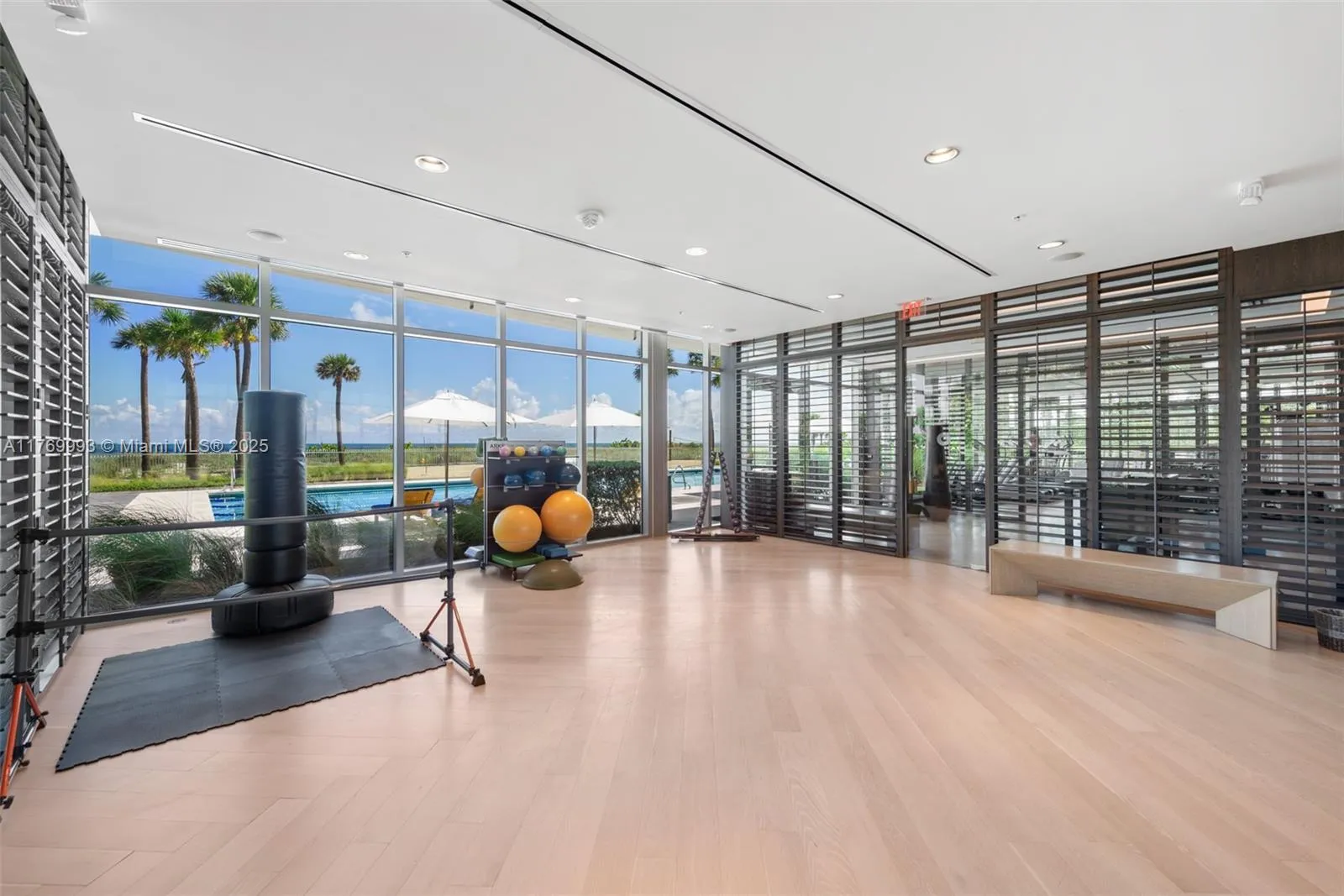 Key Biscayne, Florida 33149, United States, 5 Bedrooms Bedrooms, ,6 BathroomsBathrooms,Residential,Active,95381