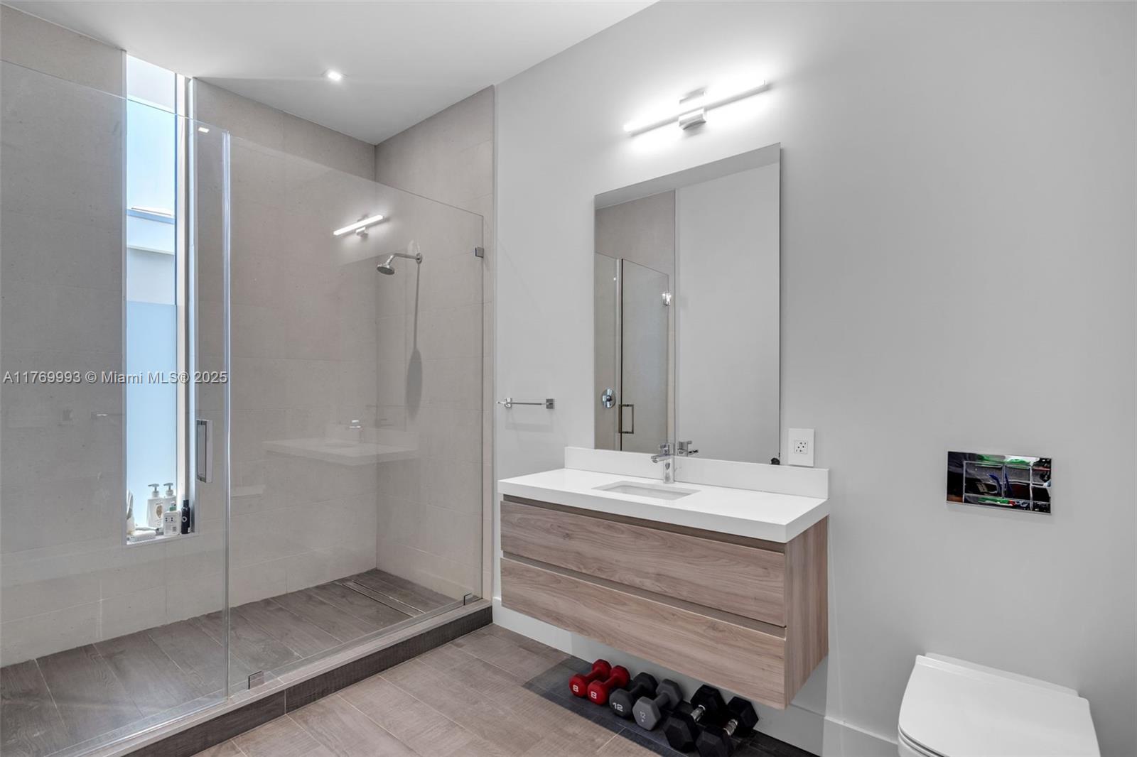 OCEANA KEY BISCAYNE CONDO - Residential Lease