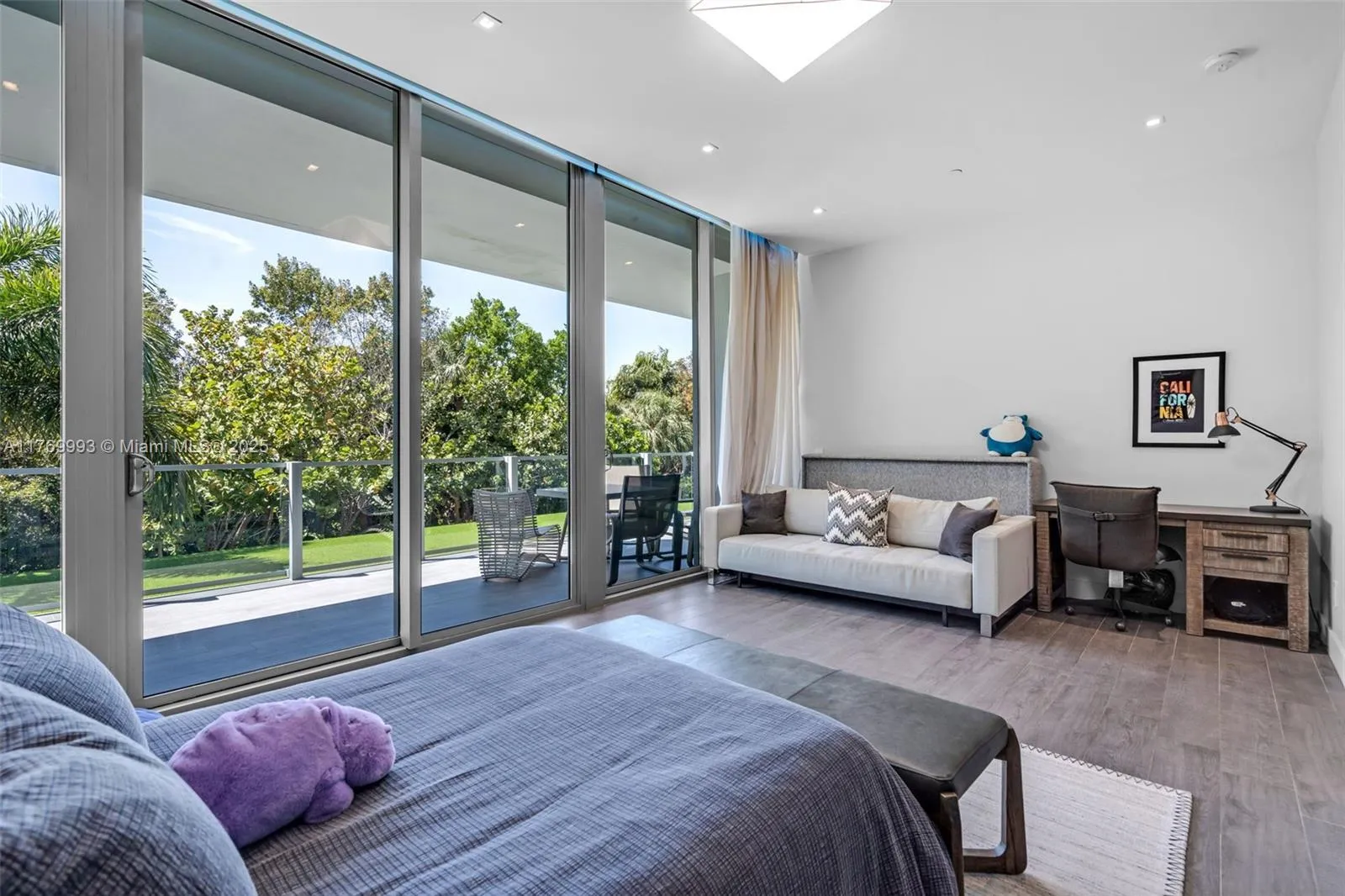 Key Biscayne, Florida 33149, United States, 5 Bedrooms Bedrooms, ,6 BathroomsBathrooms,Residential,Active,95381