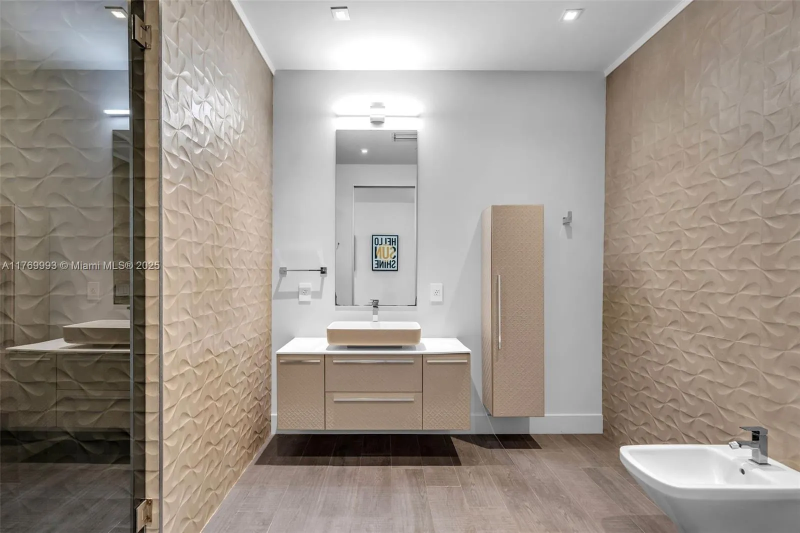 Key Biscayne, Florida 33149, United States, 5 Bedrooms Bedrooms, ,6 BathroomsBathrooms,Residential,Active,95381