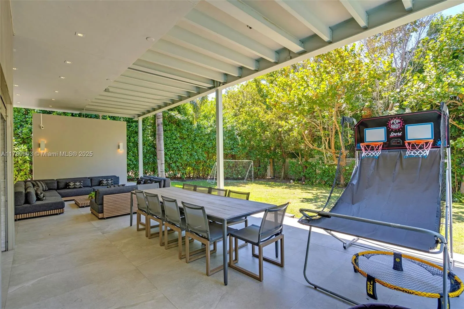 Key Biscayne, Florida 33149, United States, 5 Bedrooms Bedrooms, ,6 BathroomsBathrooms,Residential,Active,95381