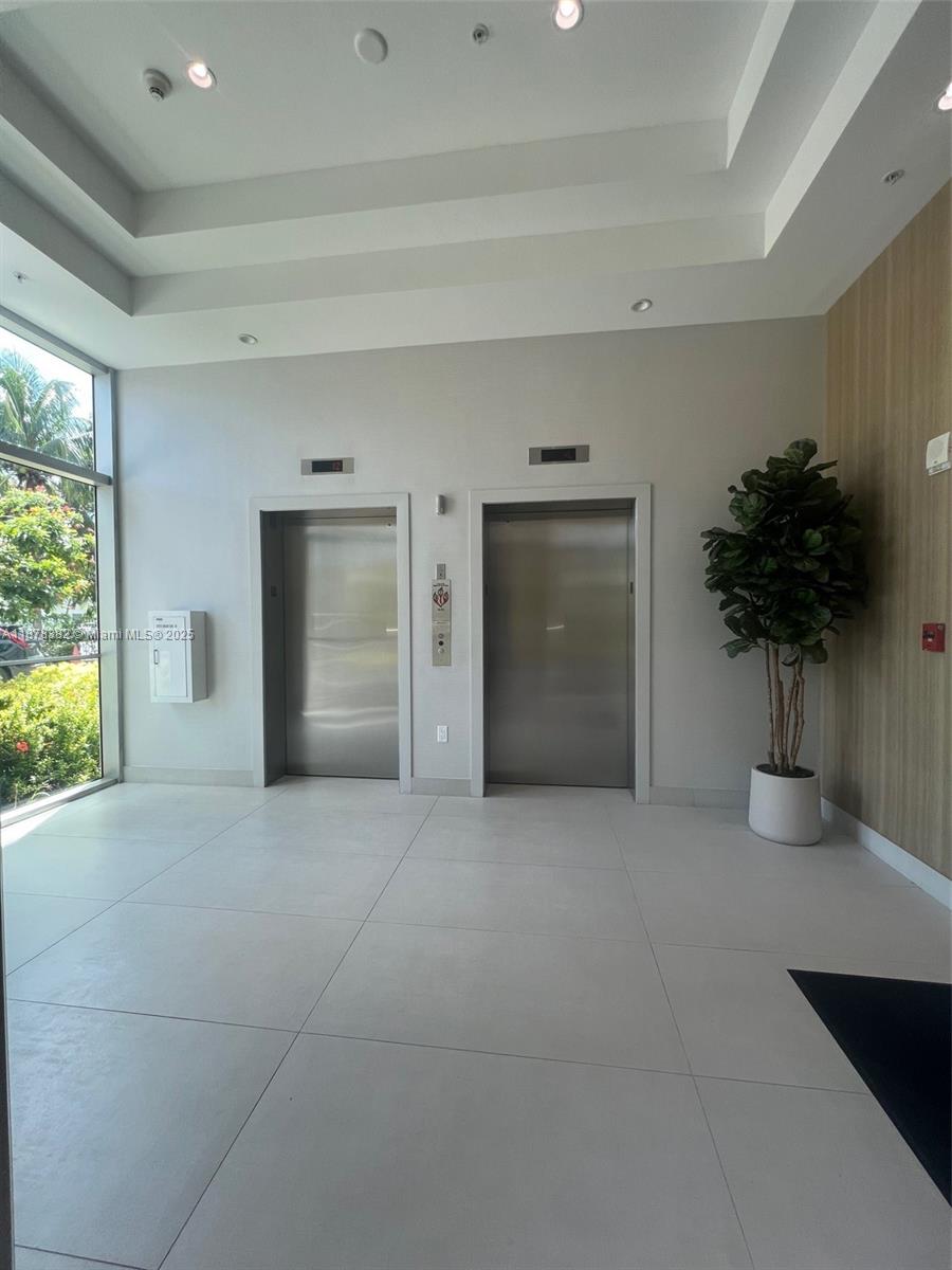 7910 Harbor Island Dr 1202