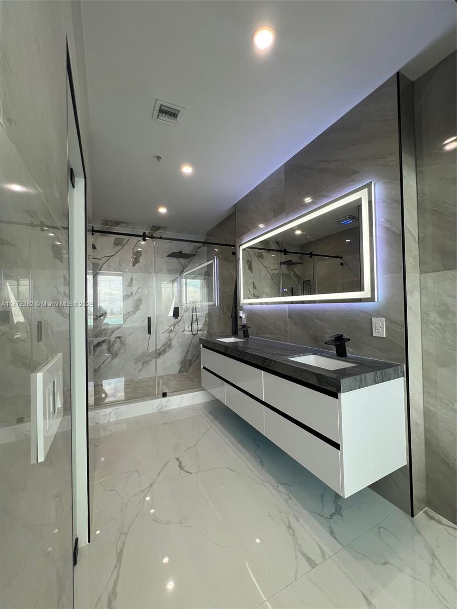 360 CONDO B - Residential