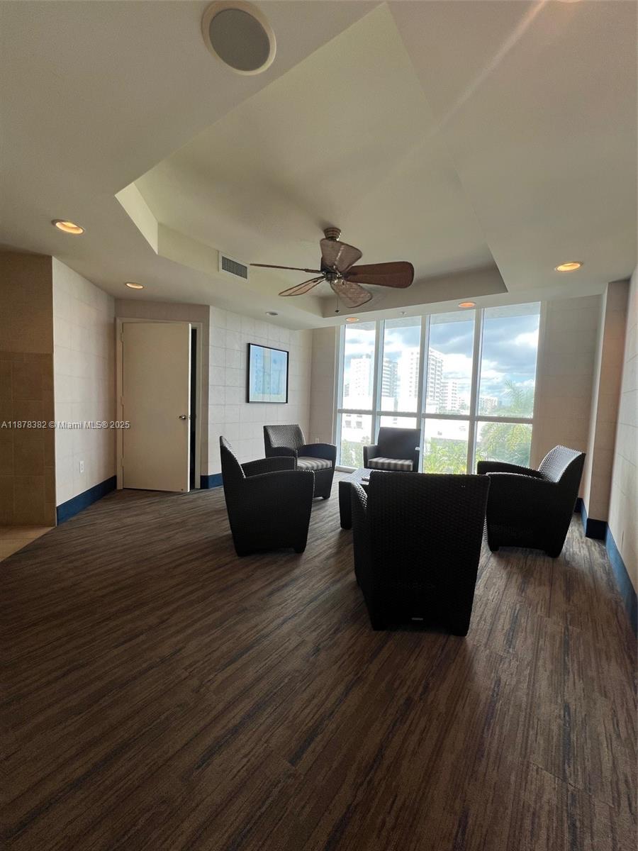 360 CONDO B - Residential