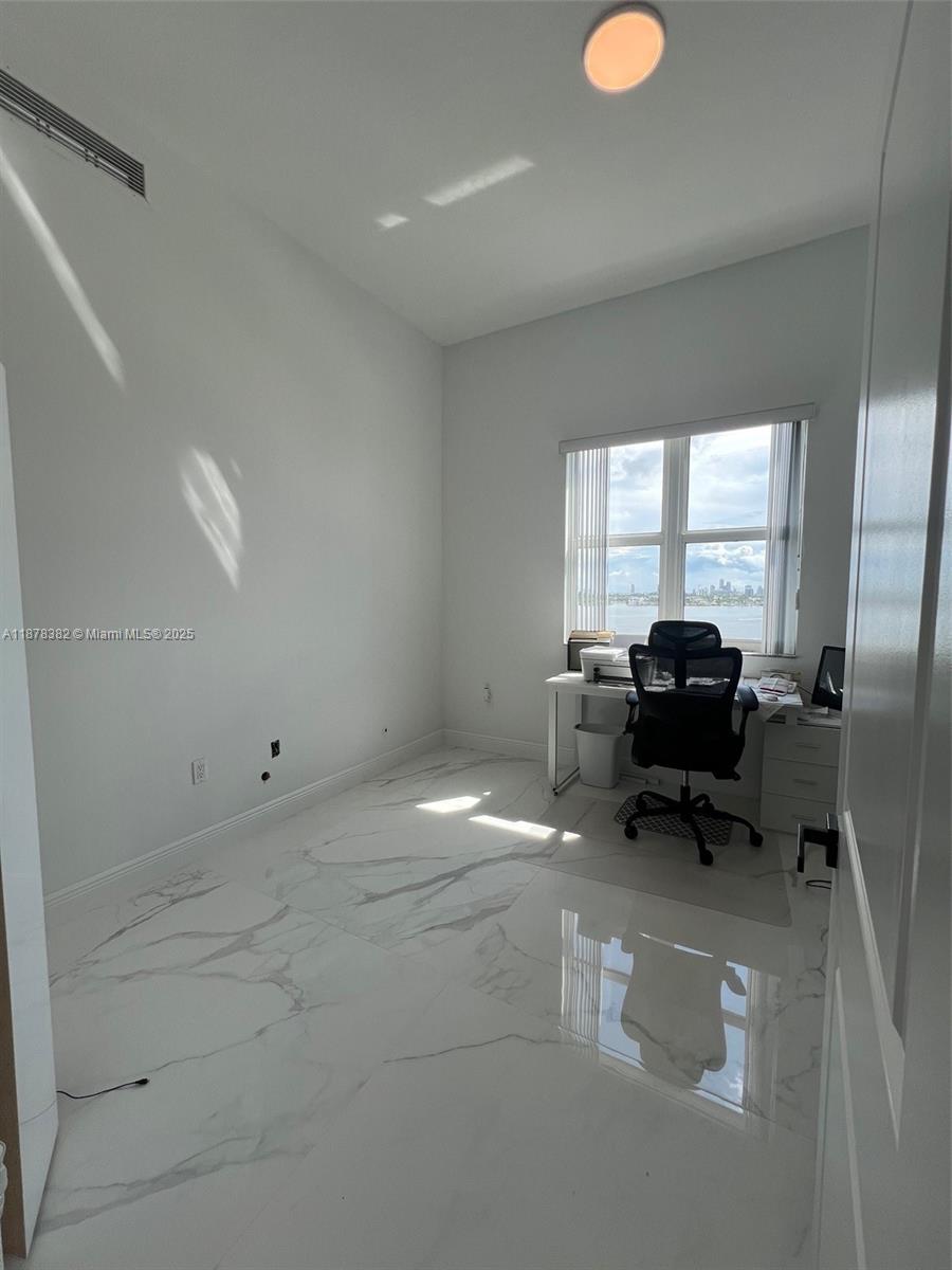 360 CONDO B - Residential