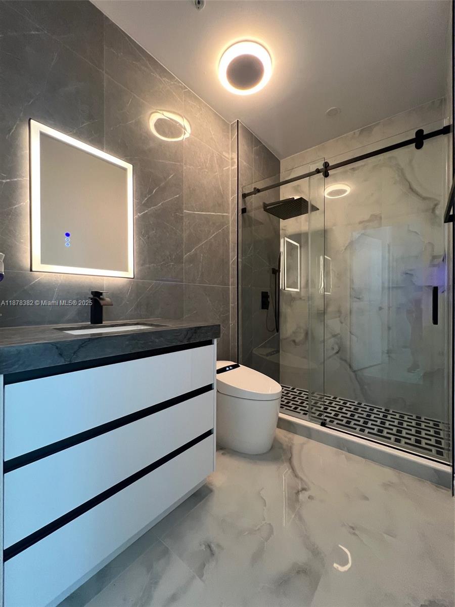 360 CONDO B - Residential