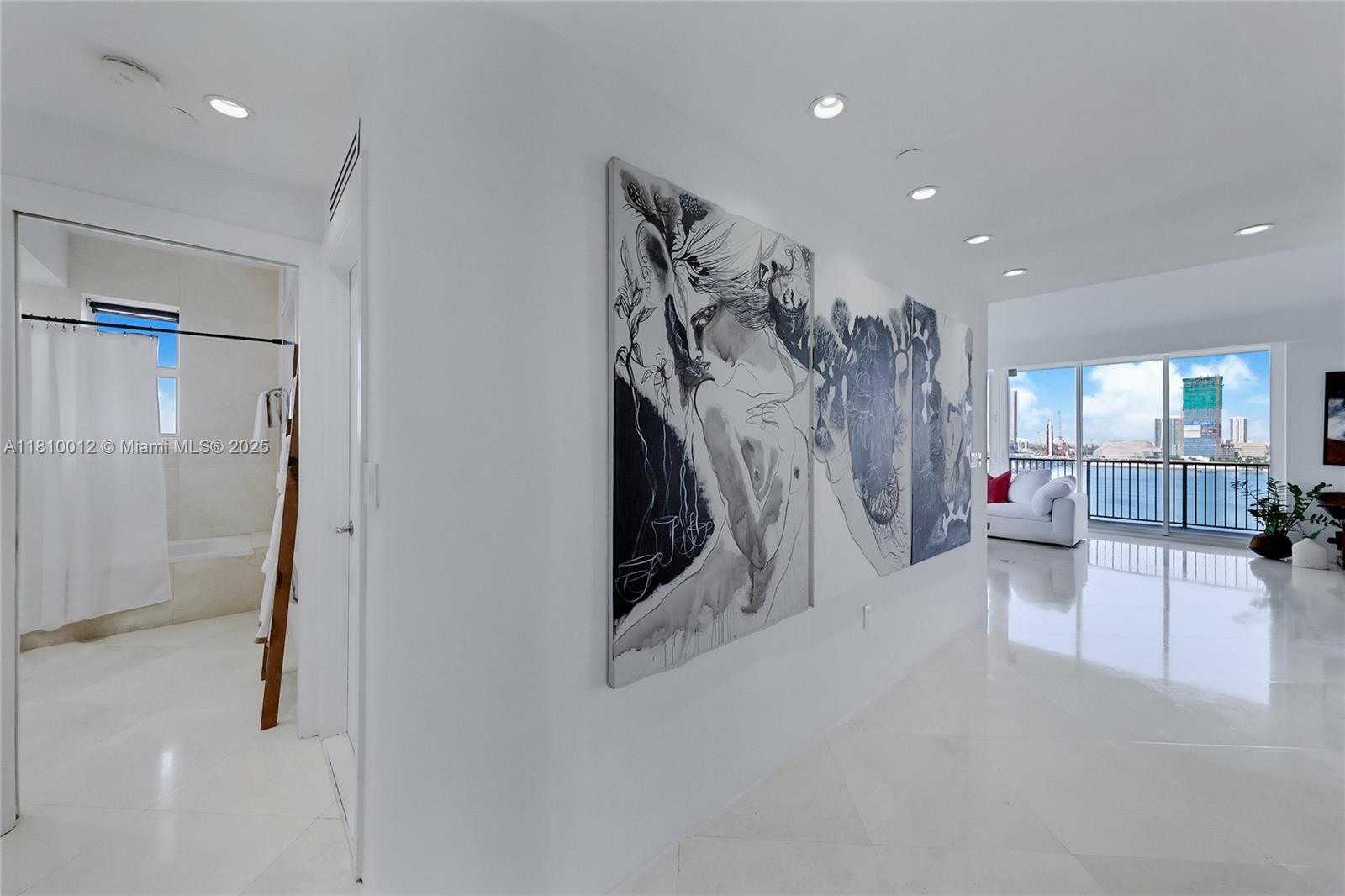 ONE THOUSAND VENETIAN WAY - Residential