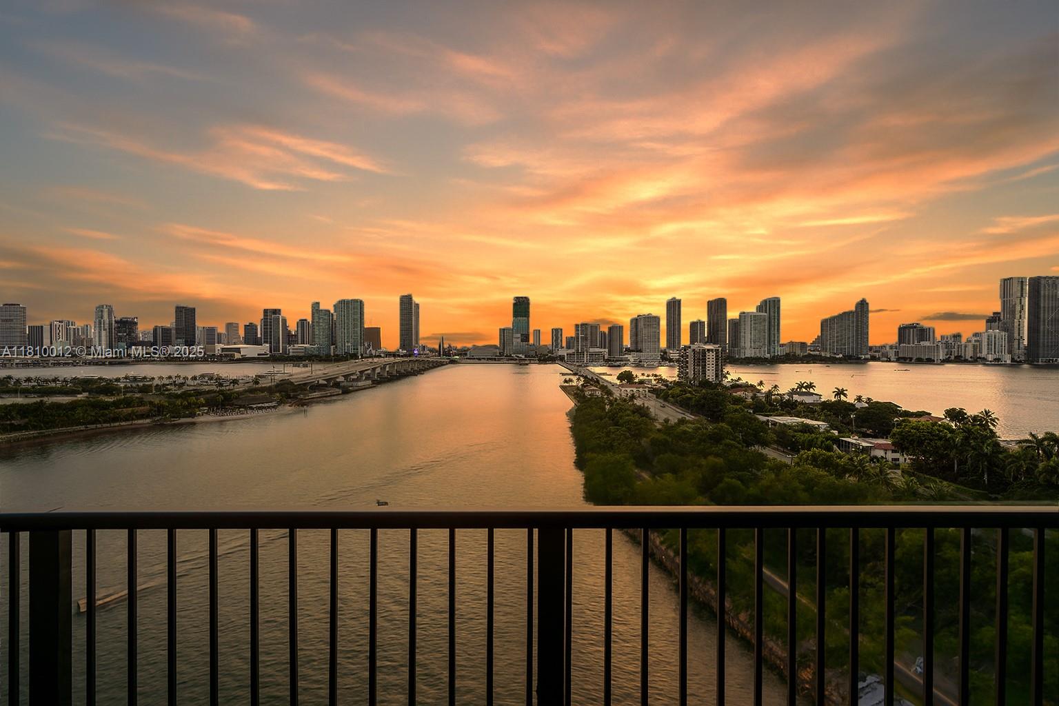 ONE THOUSAND VENETIAN WAY - Residential