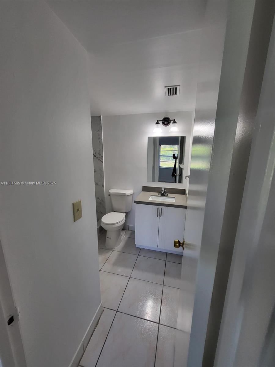 ORANGE TREE OF CORAL SPRI - Residential
