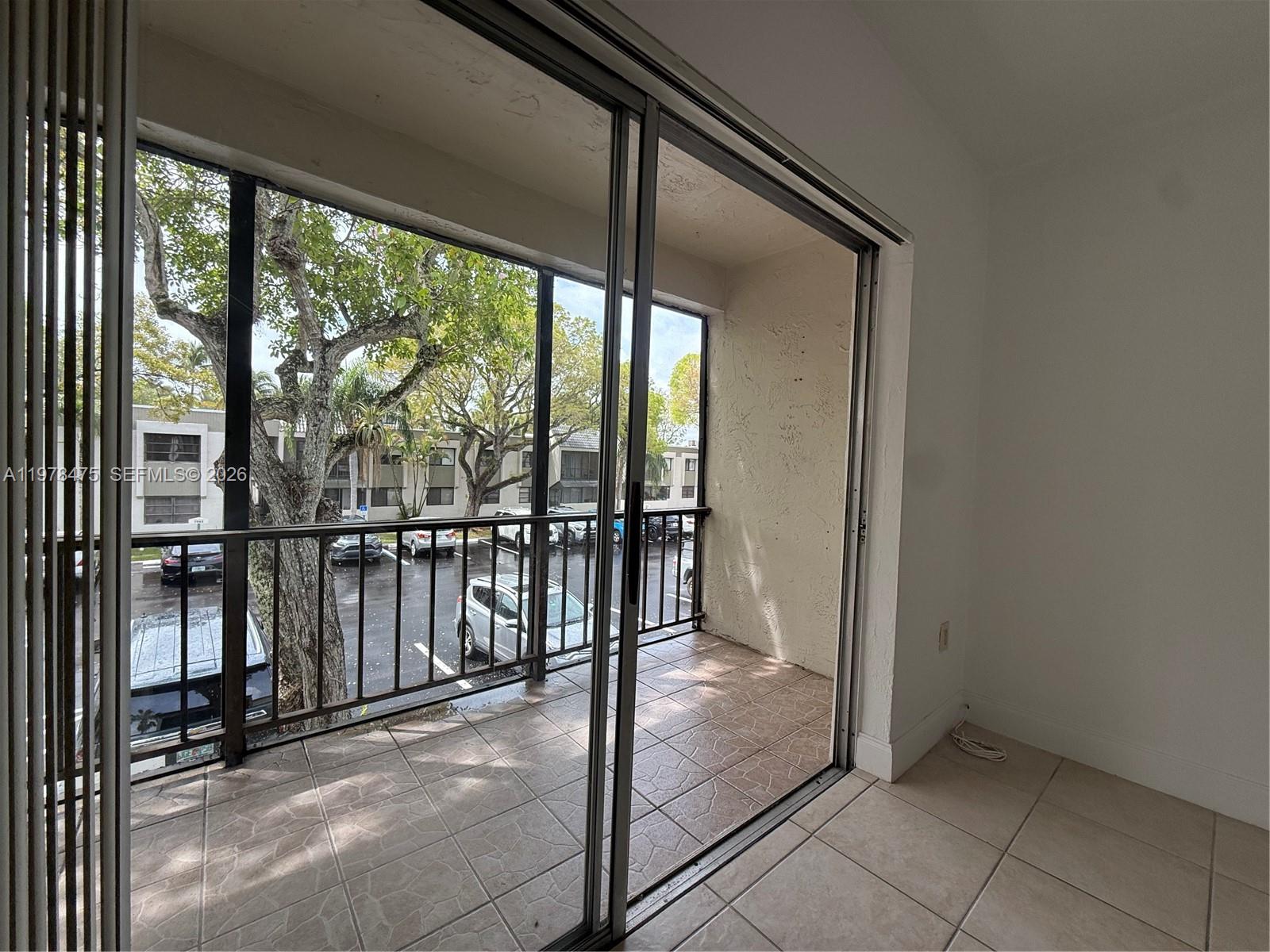 VENETIAN PALMS CONDO - Residential Lease