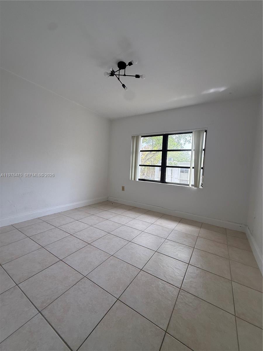 VENETIAN PALMS CONDO - Residential Lease
