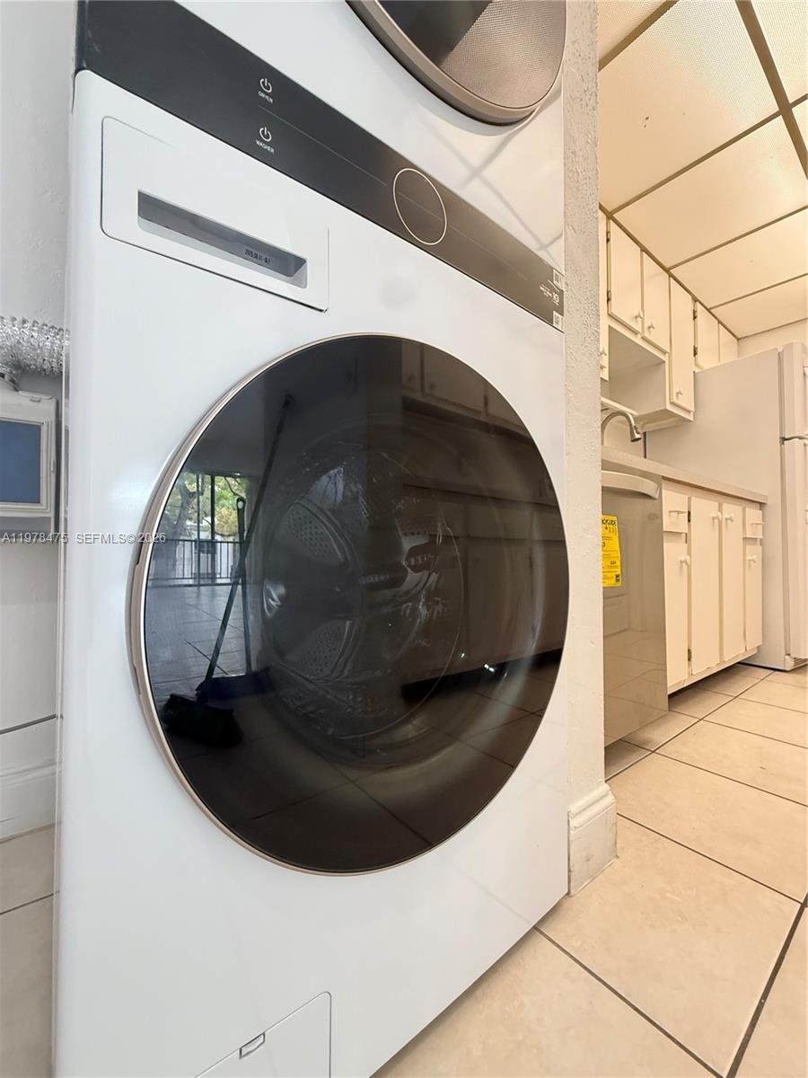 VENETIAN PALMS CONDO - Residential Lease