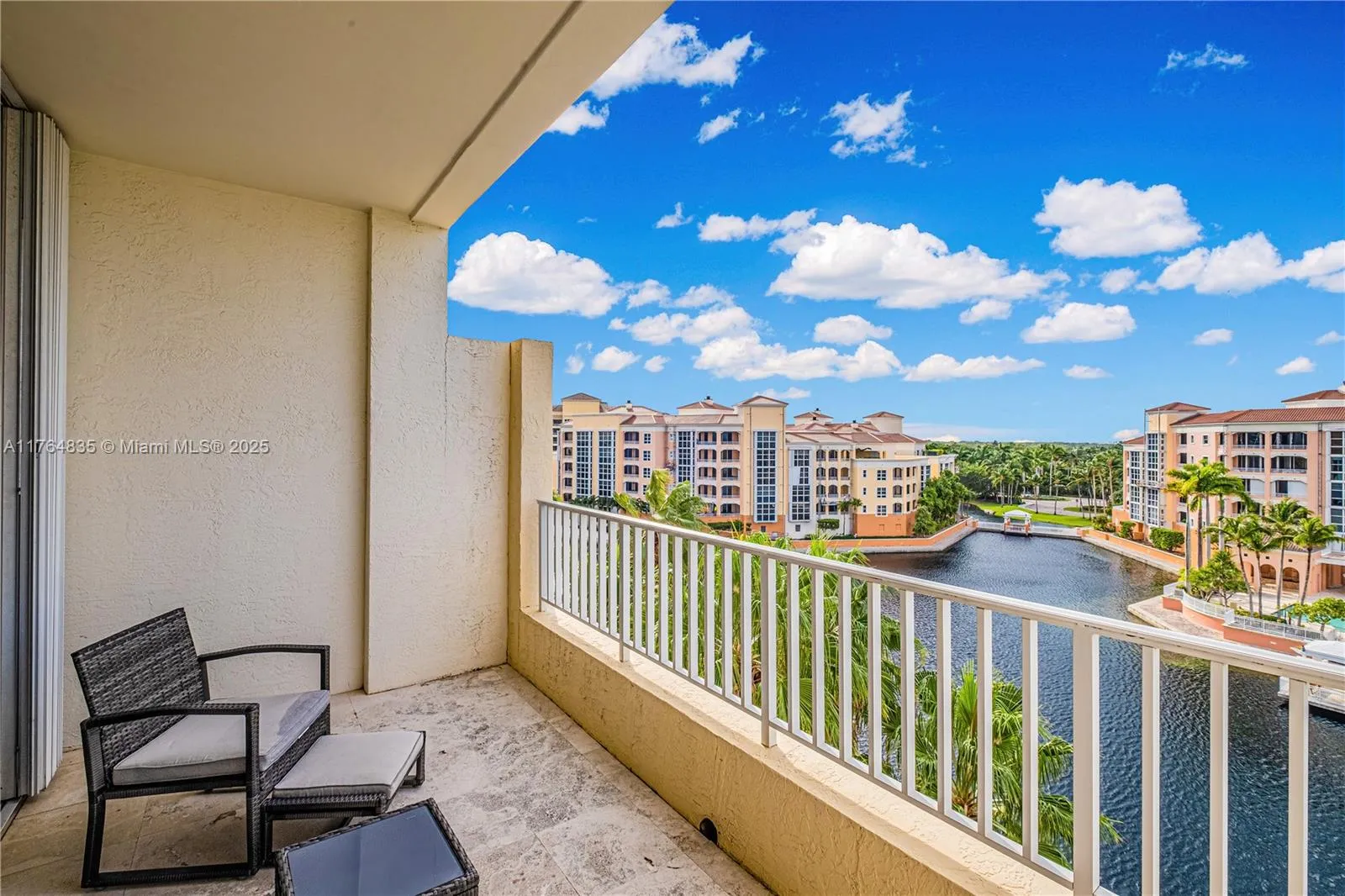 Key Biscayne, Florida 33149, United States, 2 Bedrooms Bedrooms, ,2 BathroomsBathrooms,Residential,Active,89063