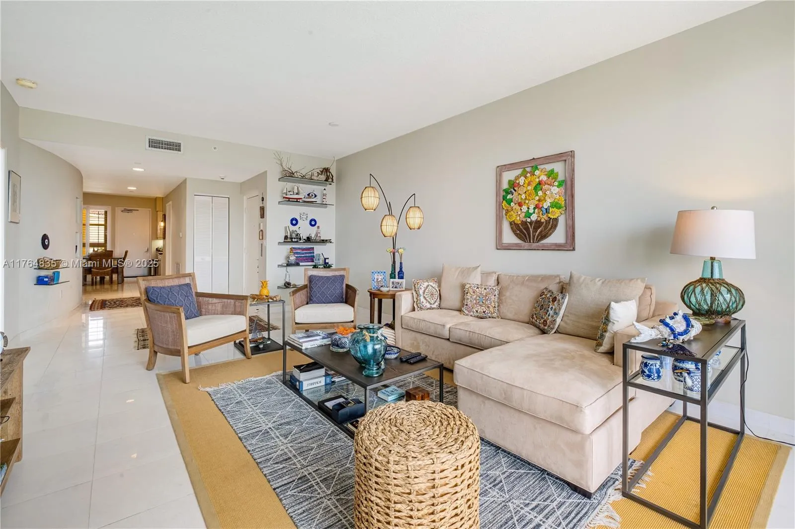 Key Biscayne, Florida 33149, United States, 2 Bedrooms Bedrooms, ,2 BathroomsBathrooms,Residential,Active,89063