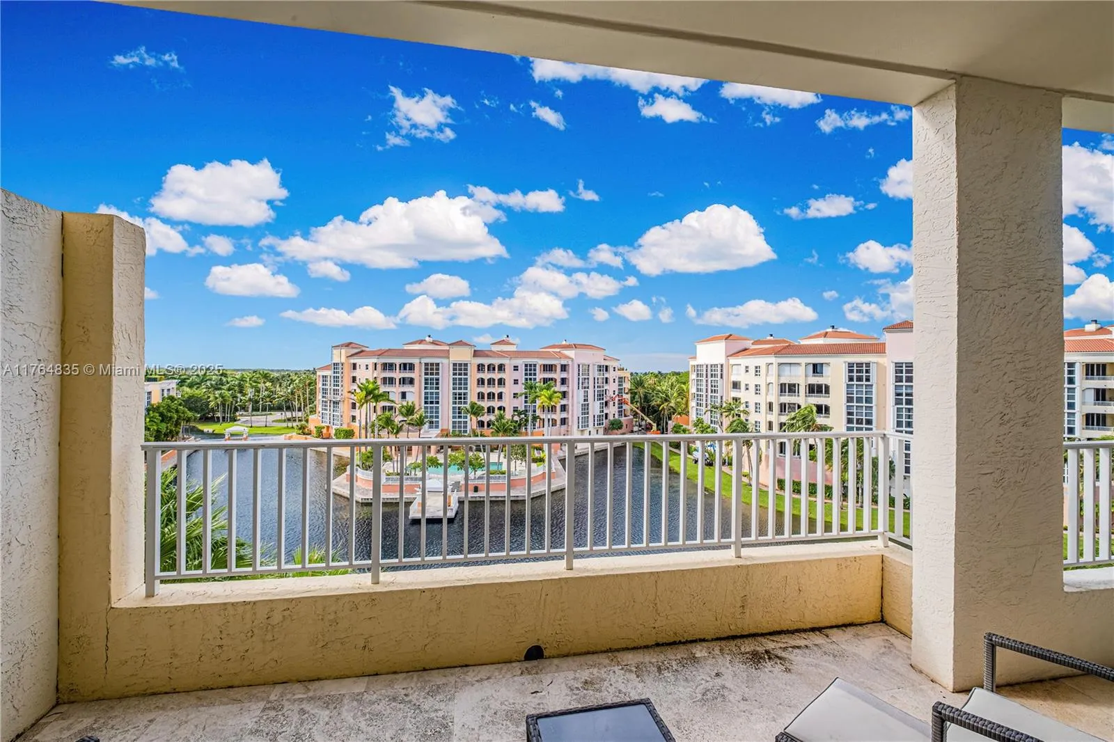 Key Biscayne, Florida 33149, United States, 2 Bedrooms Bedrooms, ,2 BathroomsBathrooms,Residential,Active,89063