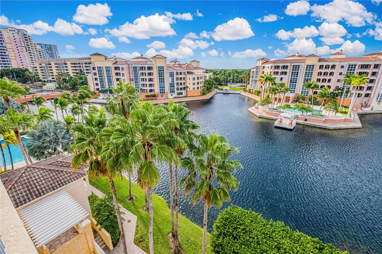 Key Biscayne, Florida 33149, United States, 2 Bedrooms Bedrooms, ,2 BathroomsBathrooms,Residential,Active,89063