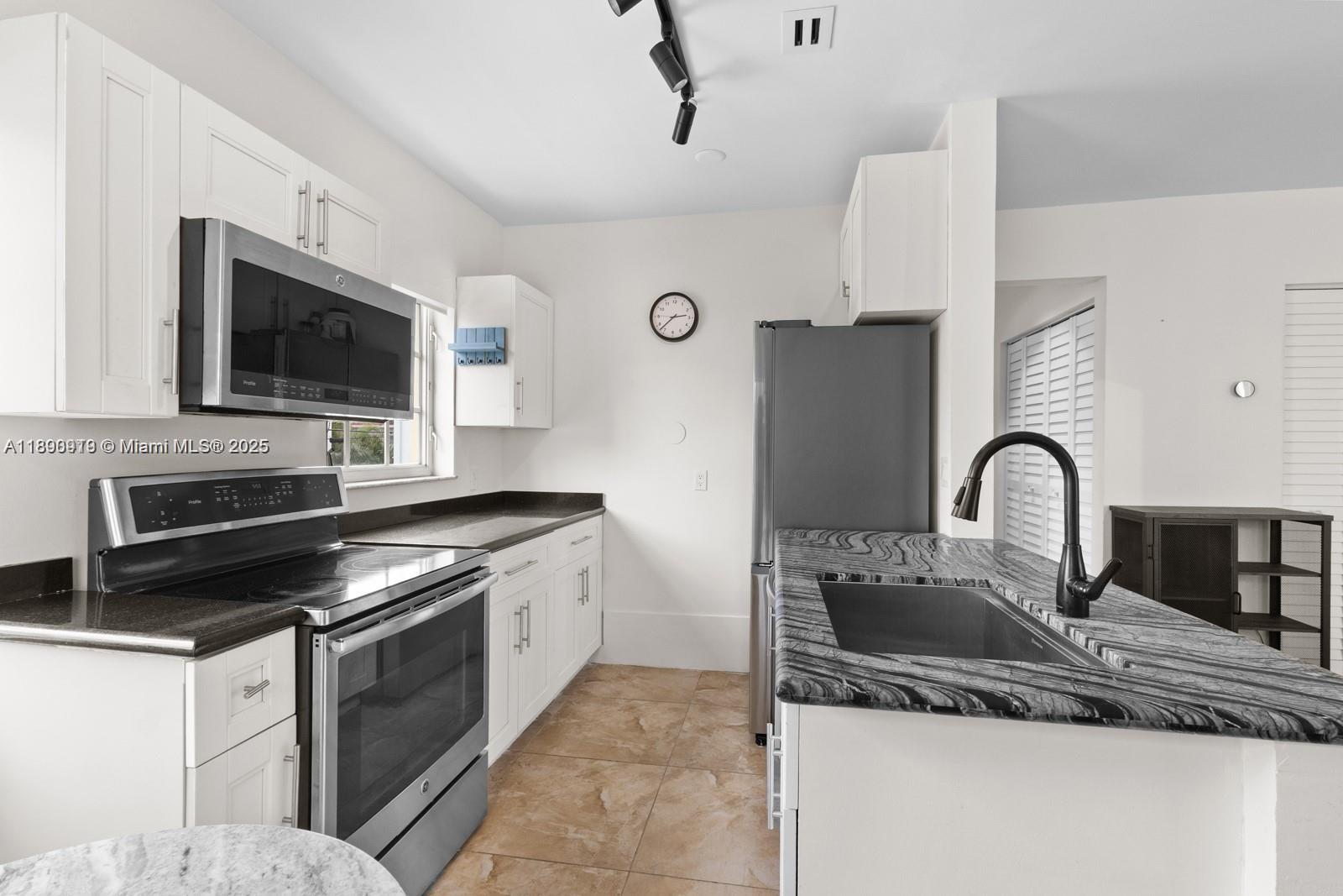 EUCLID 600 CONDO - Residential