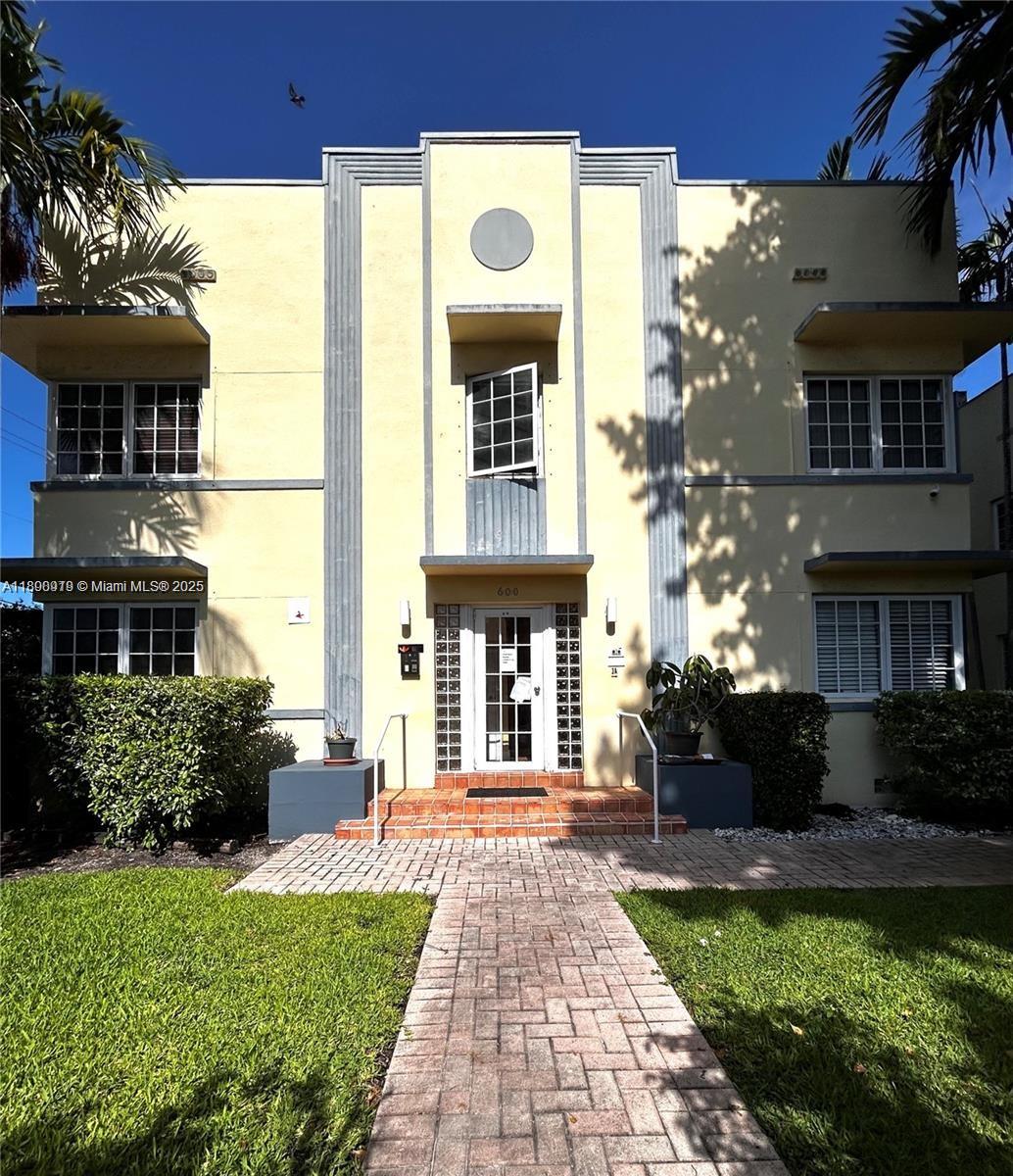 EUCLID 600 CONDO - Residential