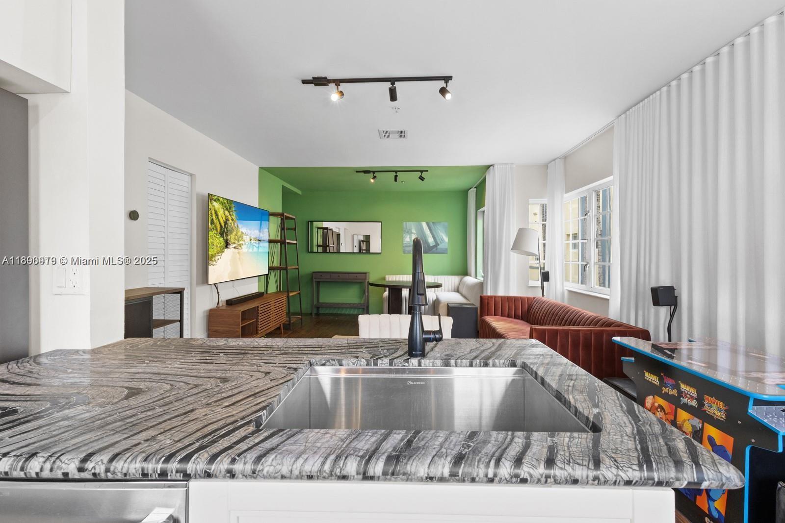 EUCLID 600 CONDO - Residential