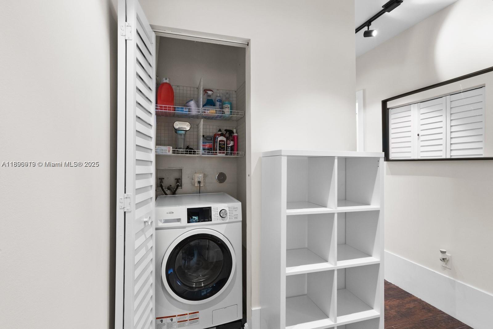 EUCLID 600 CONDO - Residential