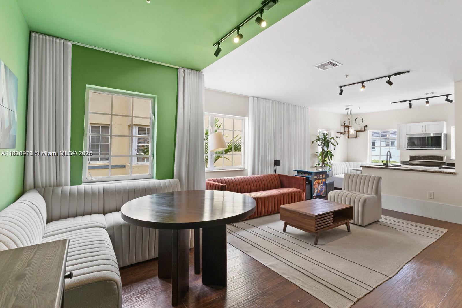 EUCLID 600 CONDO - Residential