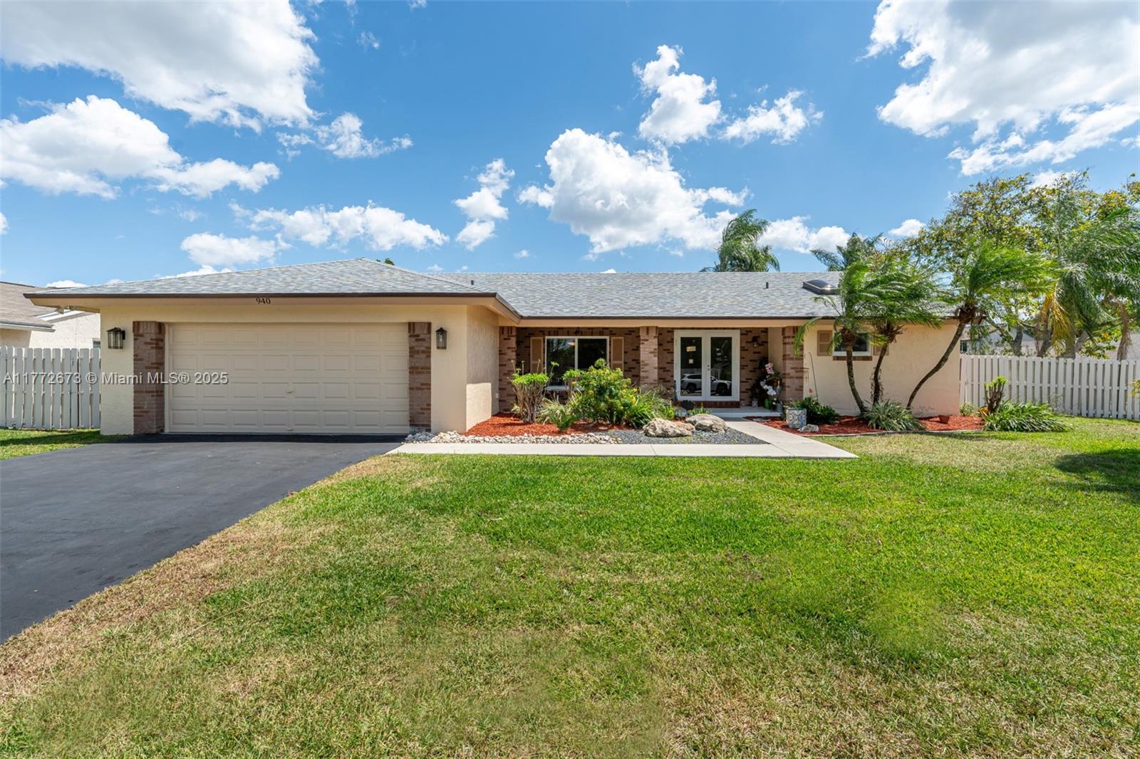 940 Blue Ridge Way, Davie, Broward County, Florida - 3 Bedrooms  
2 Bathrooms - 
