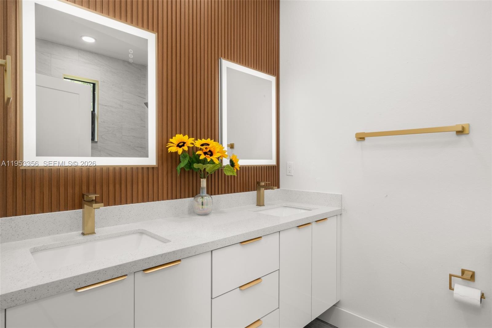 Sun N Lake - Residential