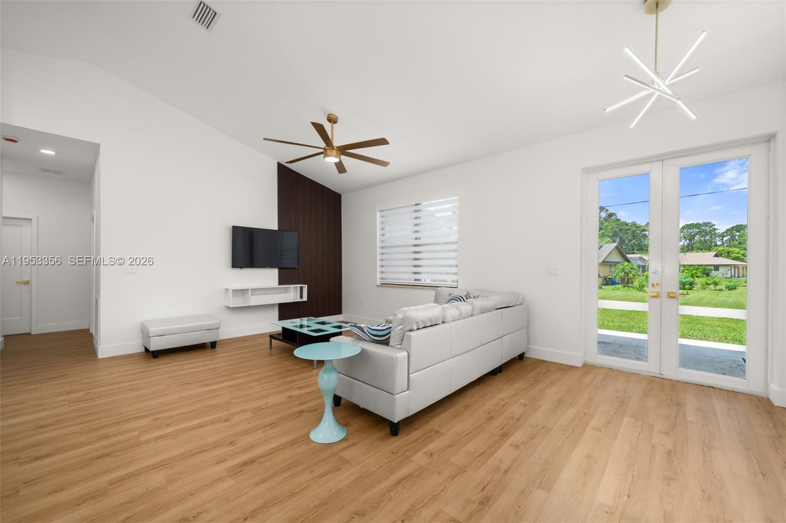 Sun N Lake - Residential