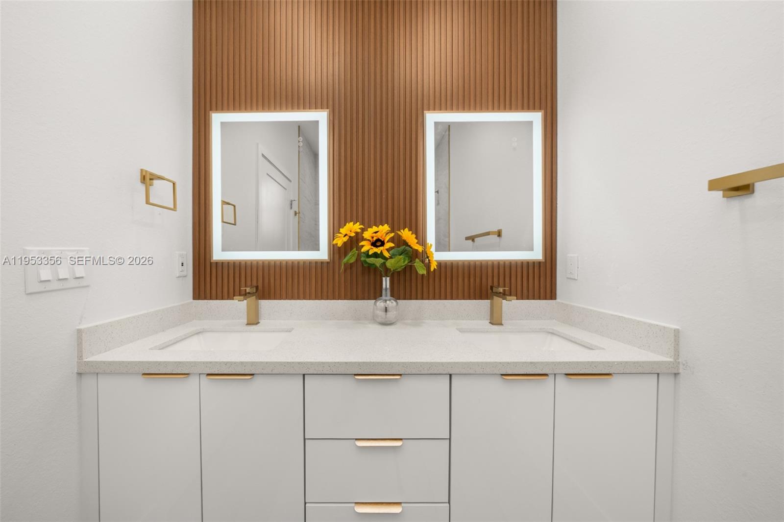 Sun N Lake - Residential