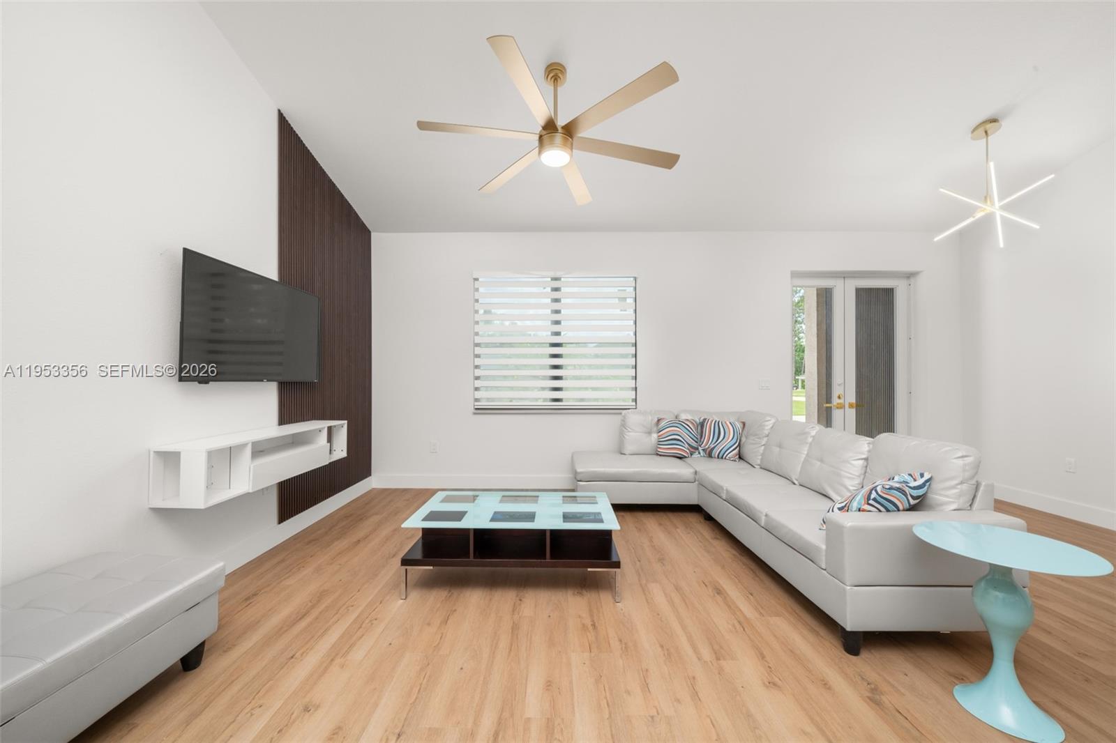 Sun N Lake - Residential