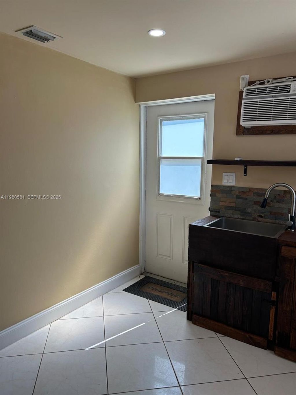 Photo of Hollywood, FL 33021 (MLS # A11980581)