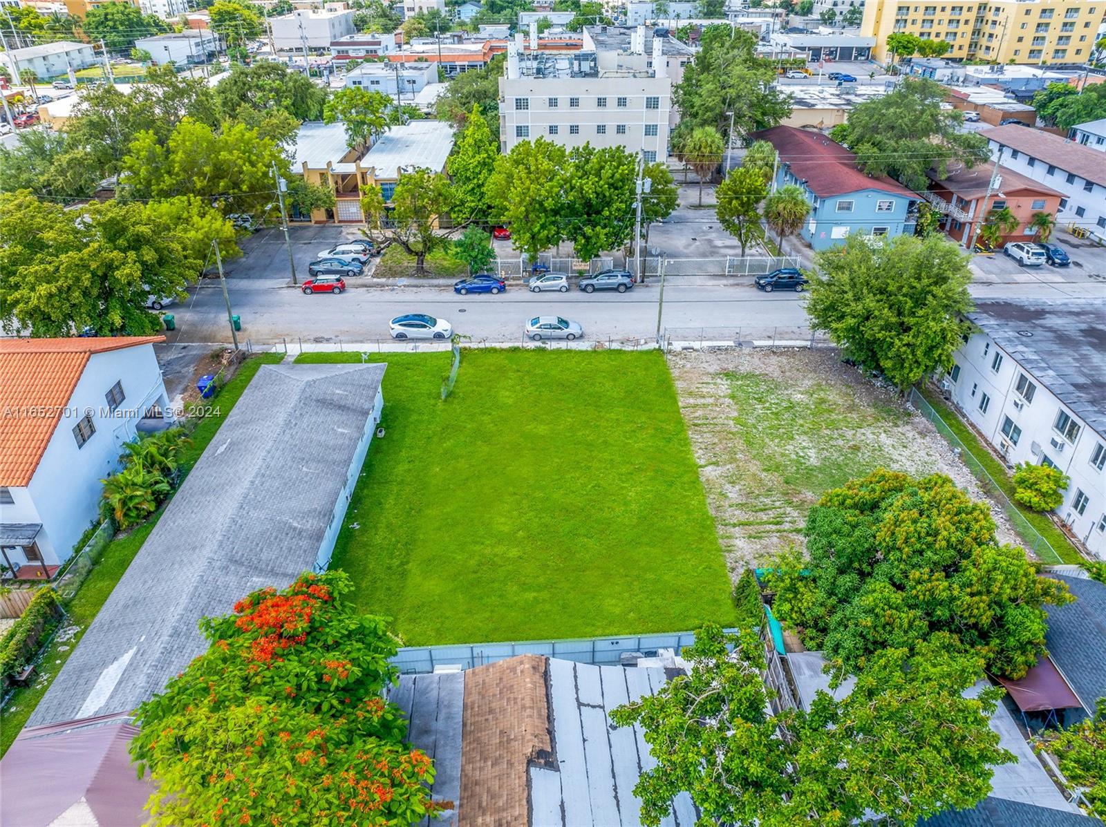 EVANSTON HEIGHTS - Land