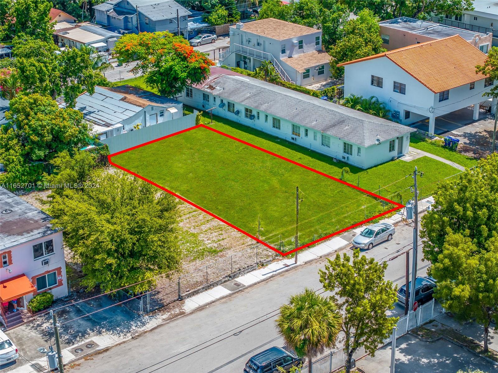 EVANSTON HEIGHTS - Land