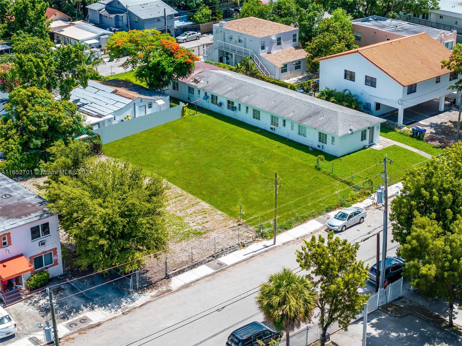 EVANSTON HEIGHTS - Land