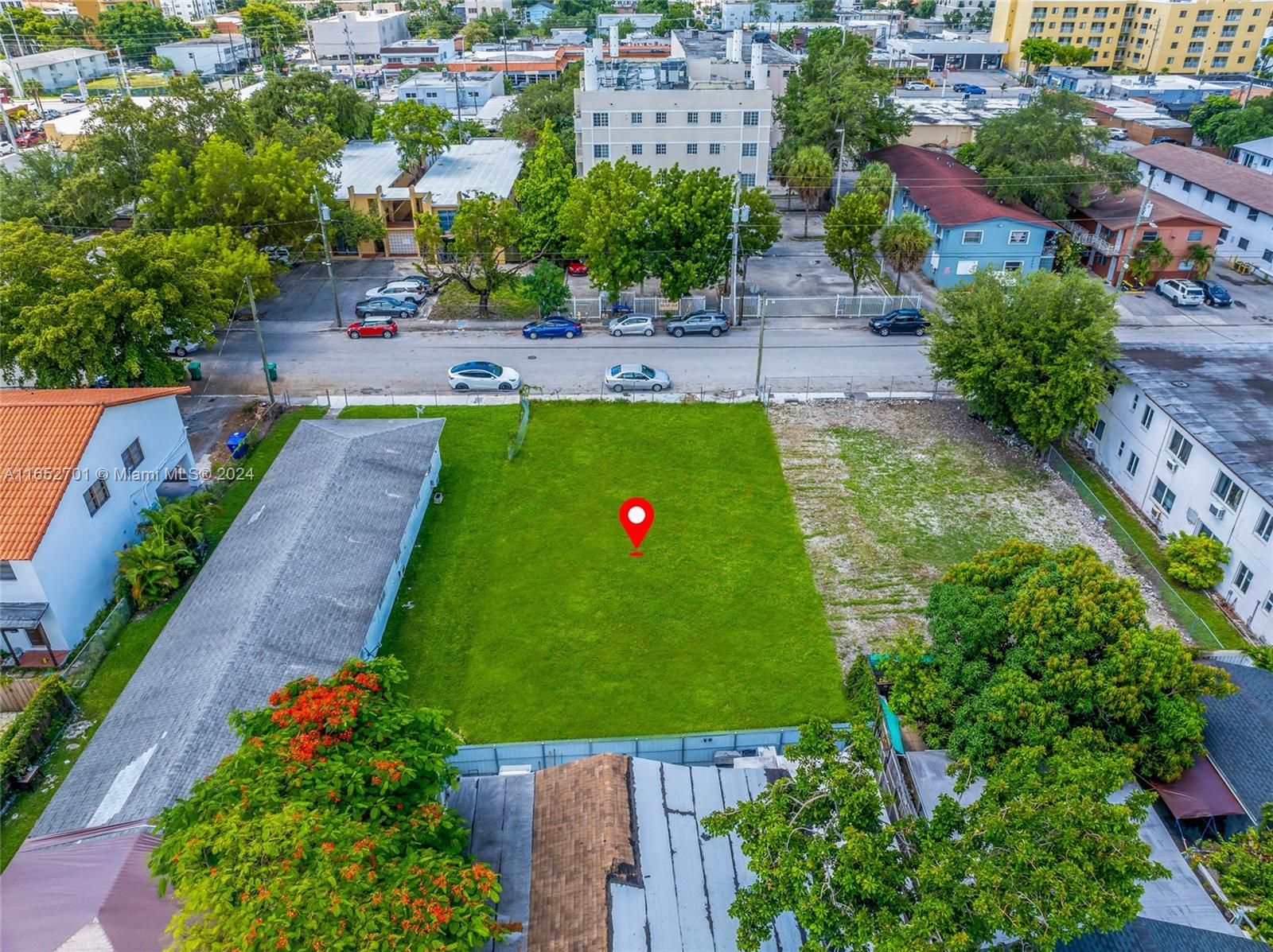 EVANSTON HEIGHTS - Land