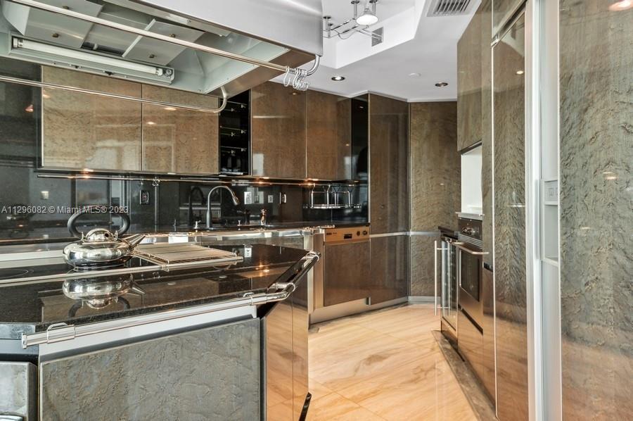 PRESIDENTIAL PLACE CONDO - Residential