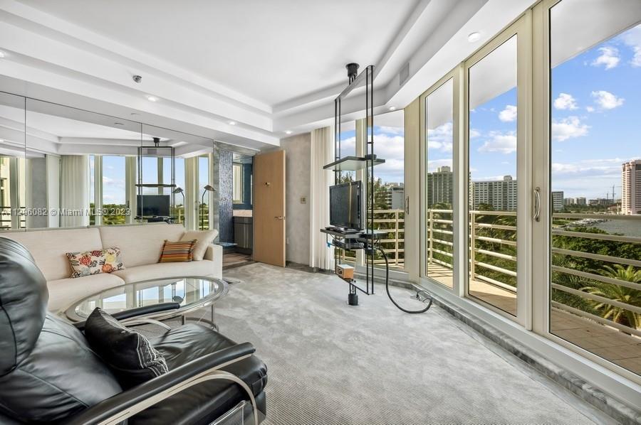 PRESIDENTIAL PLACE CONDO - Residential