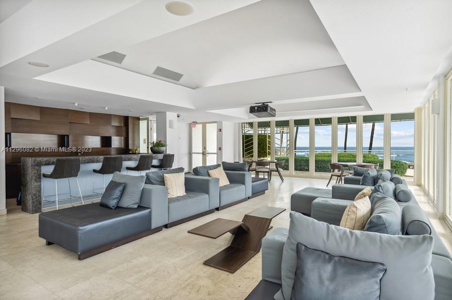 PRESIDENTIAL PLACE CONDO - Residential