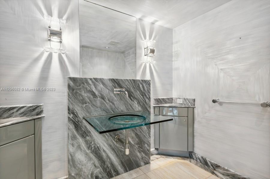 PRESIDENTIAL PLACE CONDO - Residential