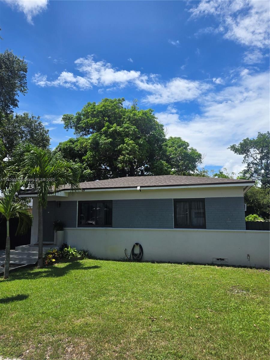 1127 NW 74th St