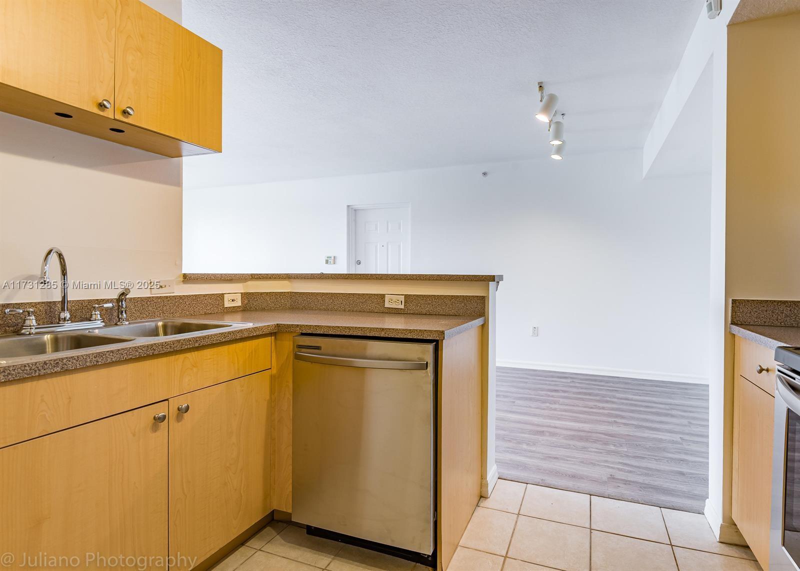 VILLA DEL SOL CONDO - Residential Lease