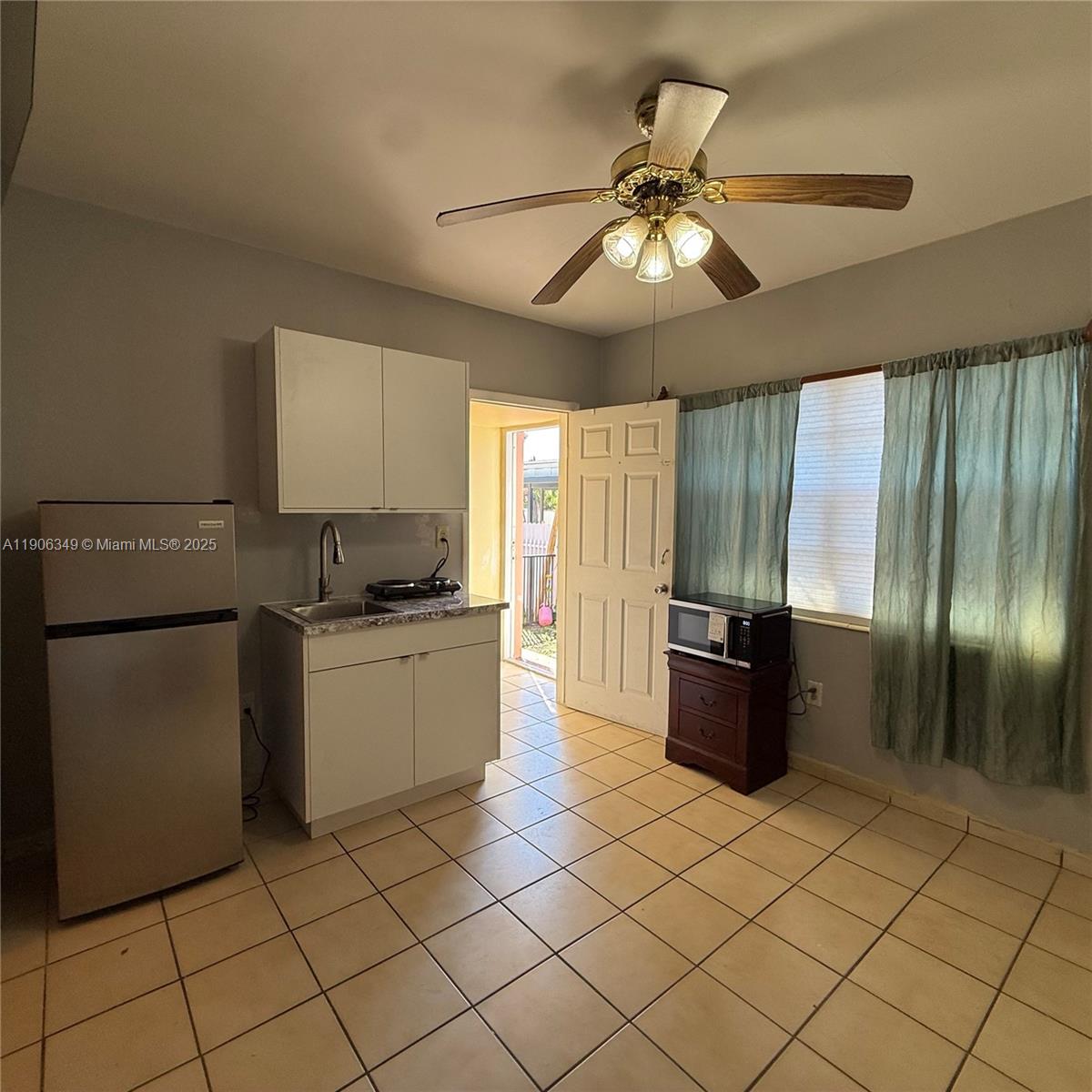 HIALEAH 2ND STUDIO ADDN - Residential Lease