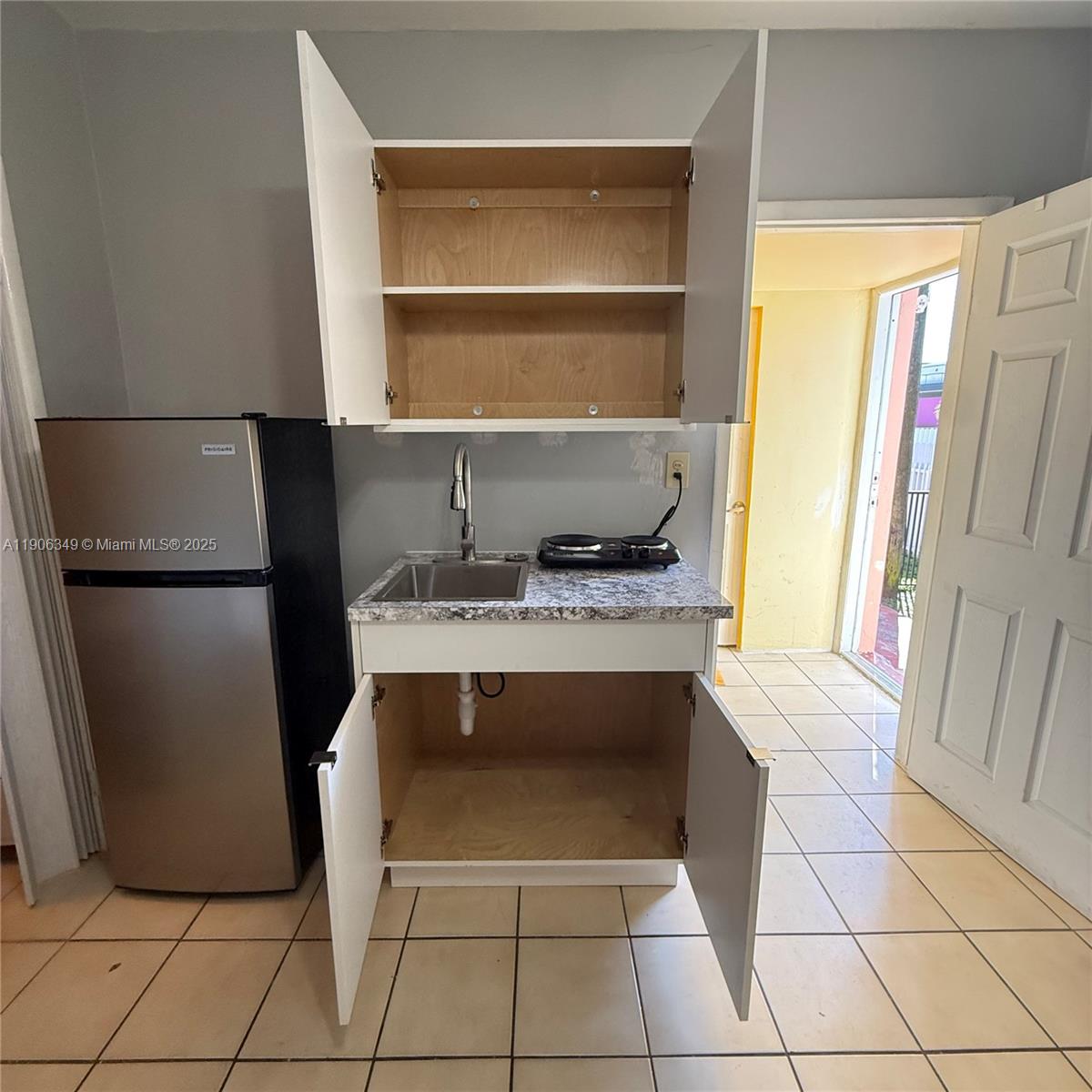 HIALEAH 2ND STUDIO ADDN - Residential Lease