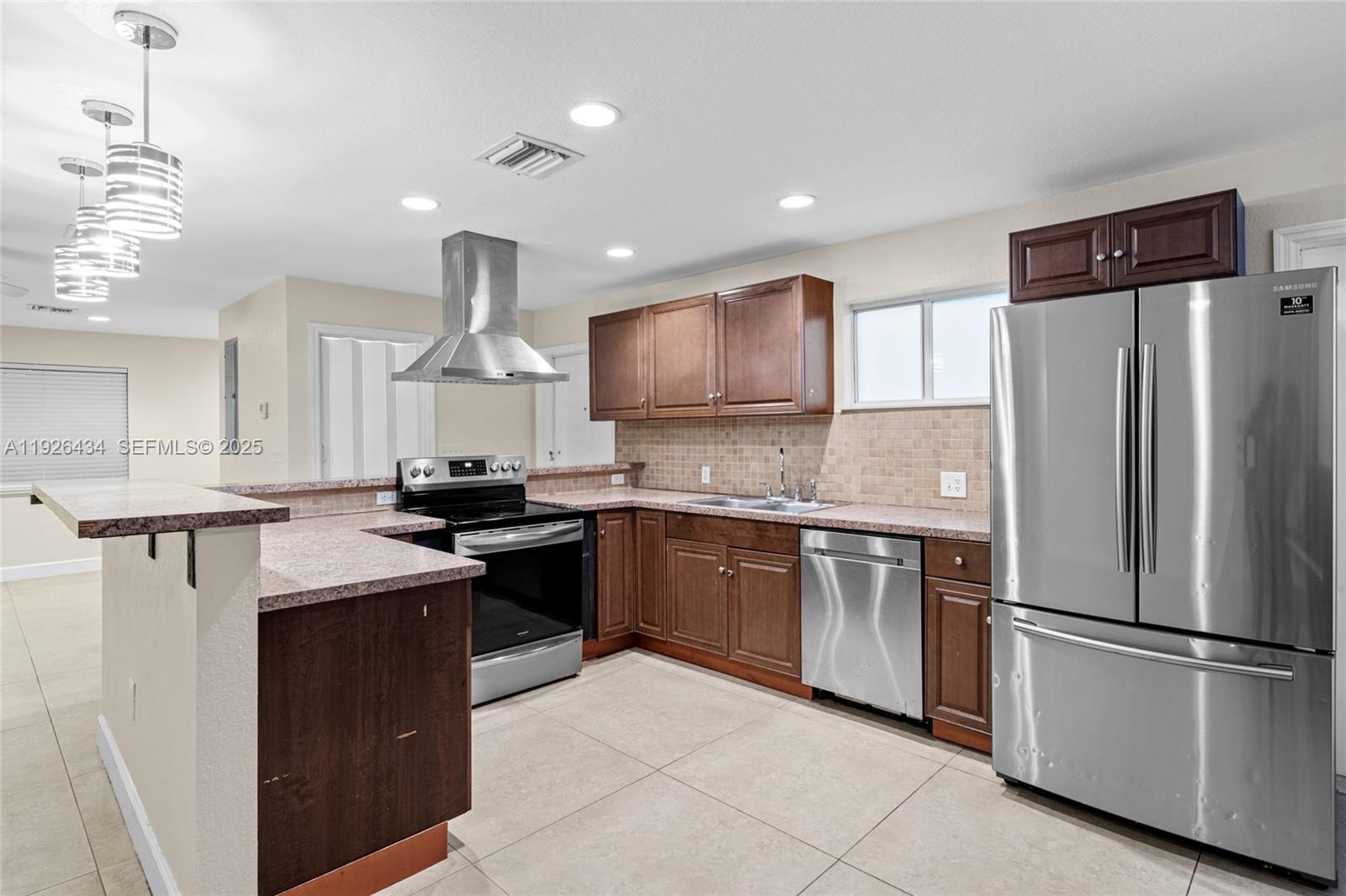 ROCK HILL SEC - Residential Lease