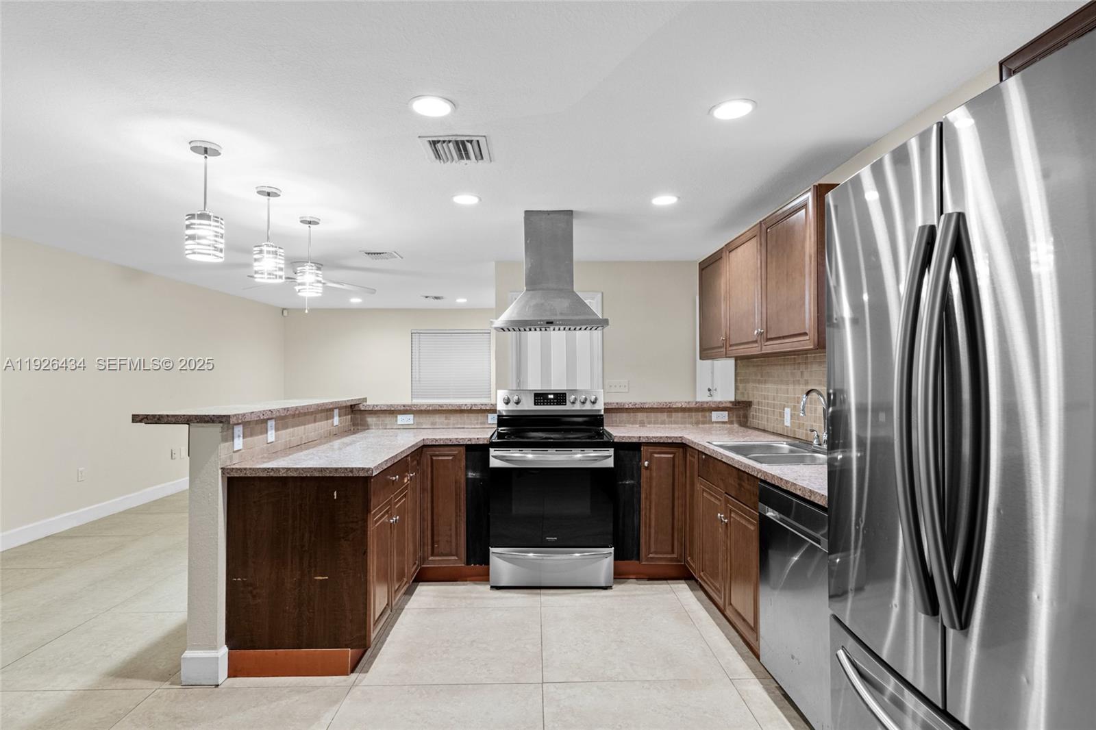 ROCK HILL SEC - Residential Lease