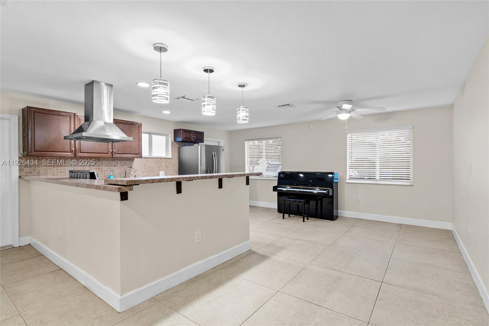 ROCK HILL SEC - Residential Lease