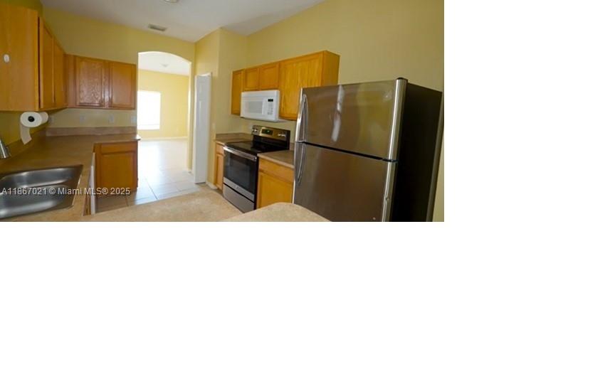 VERO LAKE ESTATES UNIT B - Residential Lease