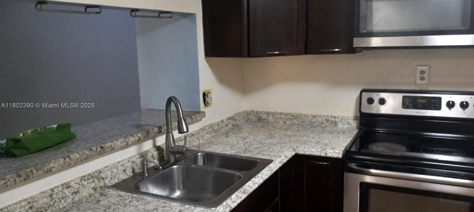 Property for Sale at 19715 Sw 114th Ave 357, Miami, Broward County, Florida - Bedrooms: 2 
Bathrooms: 2  - $169,000